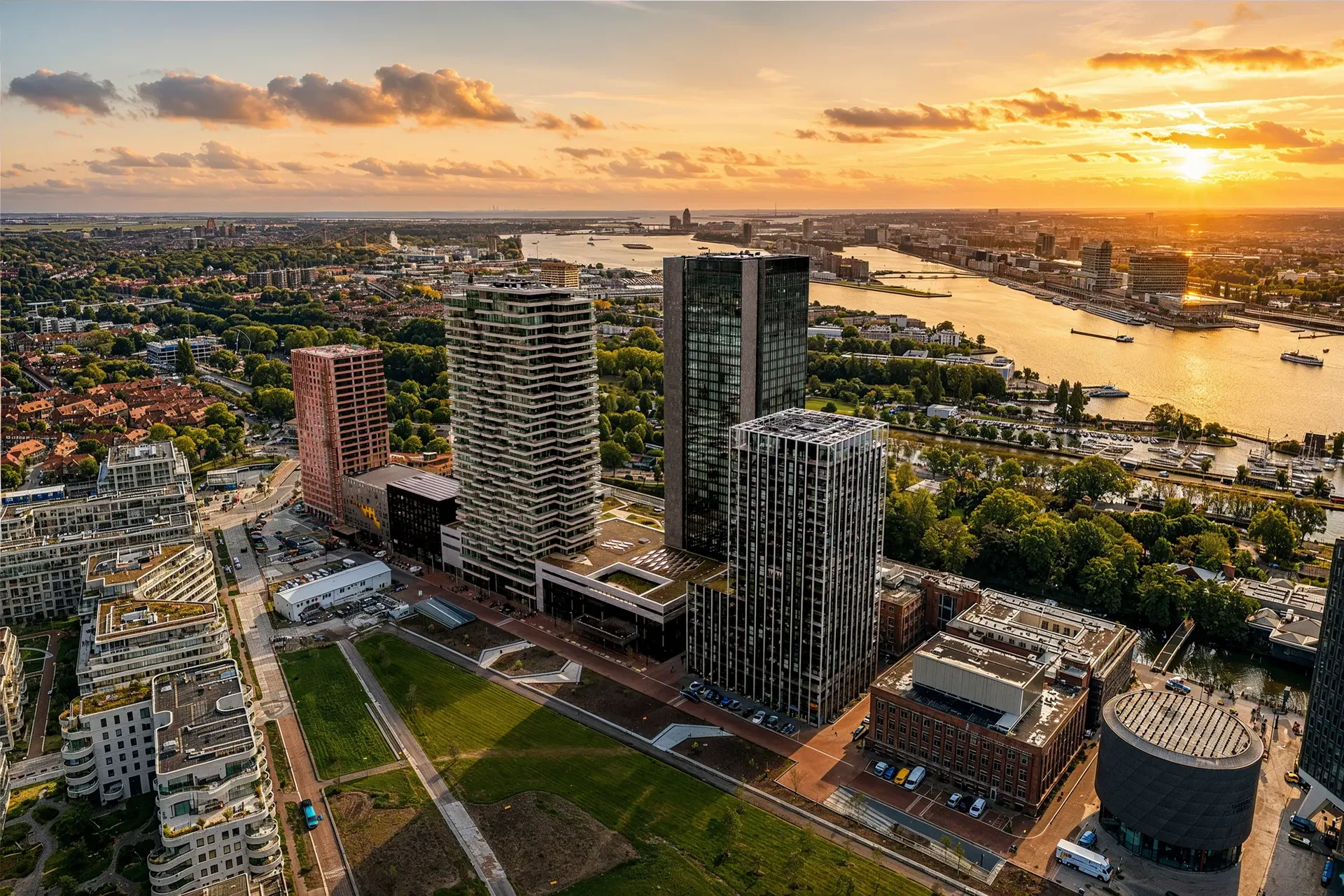 Yvie TOWERS Amsterdam